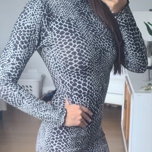 Dress size S - Picture 3 of 9